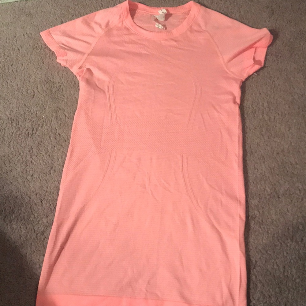 EUC lululemon pink workout shirt